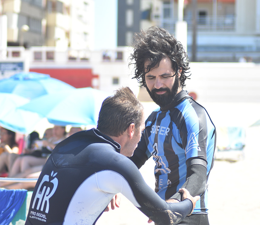 Imagen de Alberto Reguera impartiendo curso de perfeccionamiento de surf en AUREA
